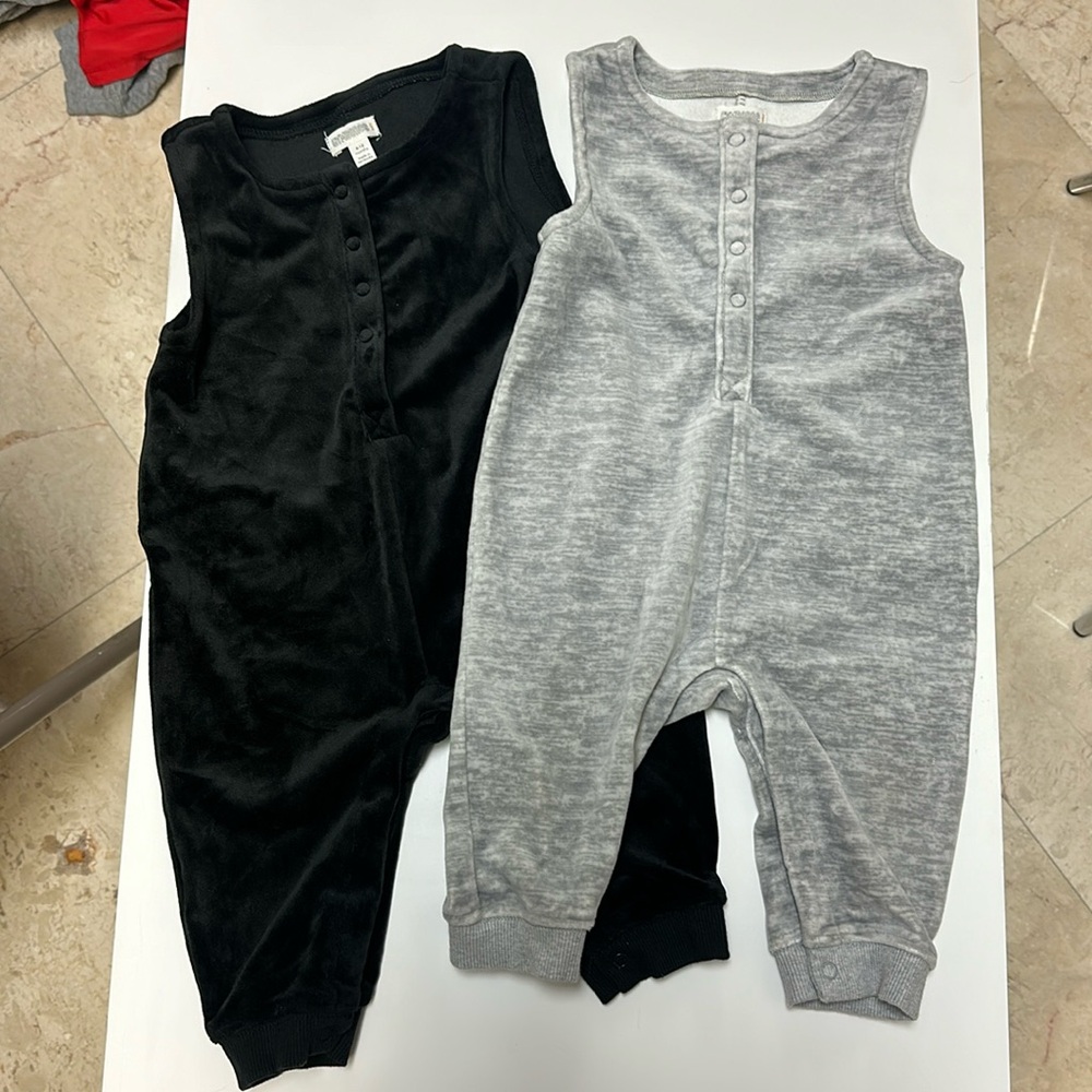 GYMBOREE baby two sleeveless jumpsuits 6-12 months